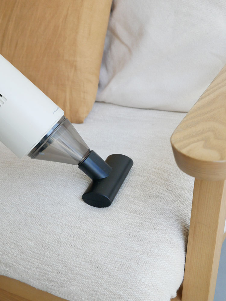 ナチュラルホワイトのrecolteコードレスウェット＆ドライクリーナー