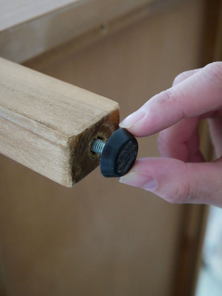 サンフラワーラタンとチーク無垢材の120cm幅キャビネット