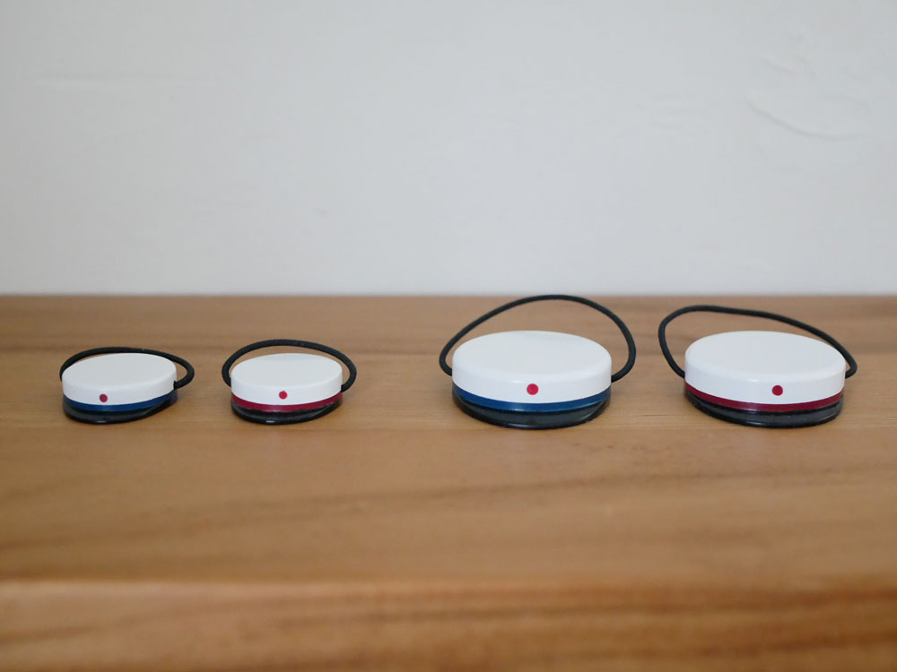 KAY BOJESENブランドの塗装仕上げビーチ材製スチューデントキャップ