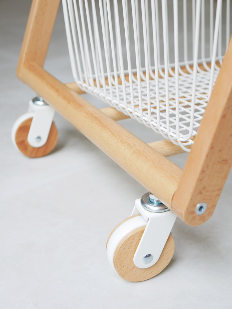 マッシュ リヴ キャリーバスケットワゴンLの天然木フレームとスチールカゴ