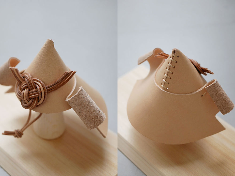 Comore Sun製「こどもと共に育つヌメ革の兜」とブナ製スタンドのセット