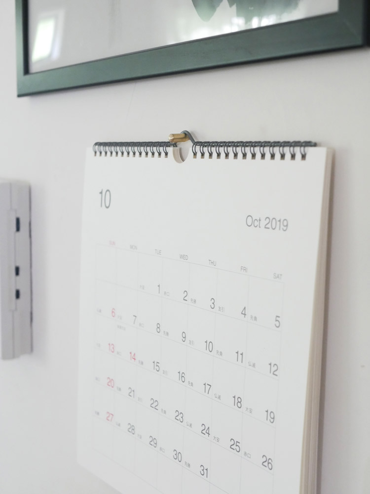 Horn Pleaseブランドのアンティーク風真鍮製プッシュピンフック5個セット。サイズは約W4×D35×H20mm。