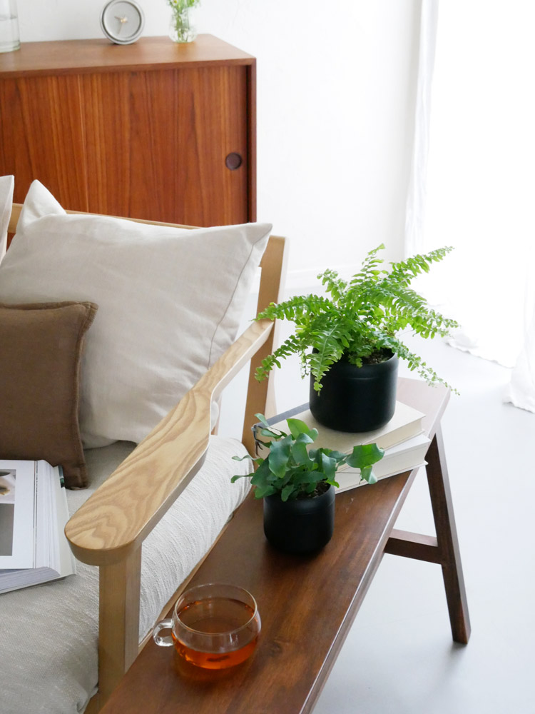 藤田金属のハチ模様が施されたアルミ製プラントポット