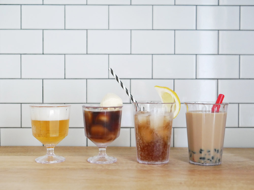 キントーの透明なワイングラス