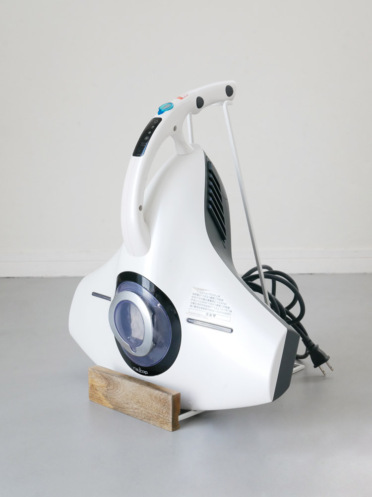 POSH LIVING製マンゴーウッドとアイアンのクリーナースタンド