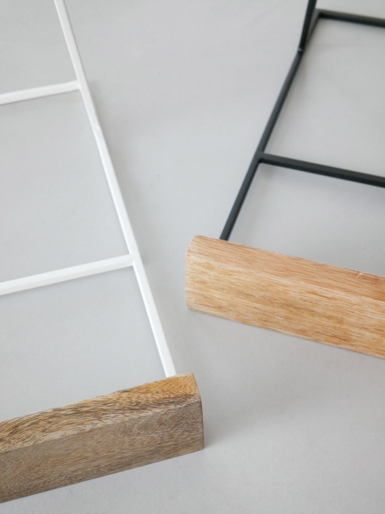 POSH LIVINGのクリーナースタンド、木製とアイアン使用