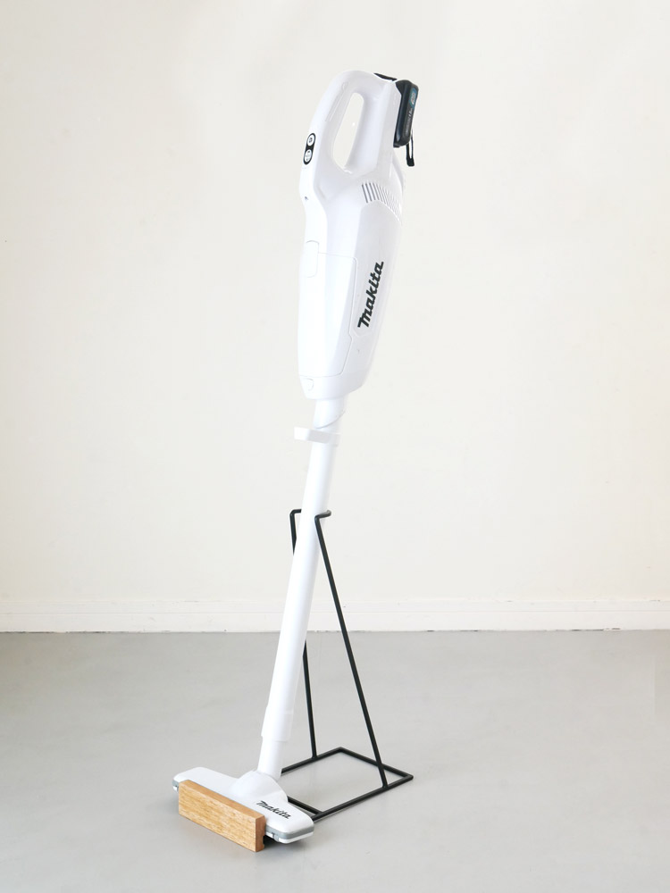 POSH LIVING製マンゴーウッドとアイアンのクリーナースタンド