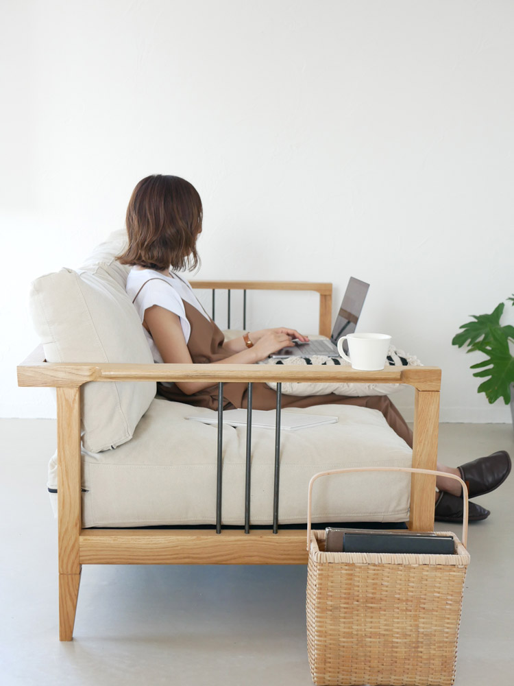 アデペシュのソロ3シートファブリックソファ