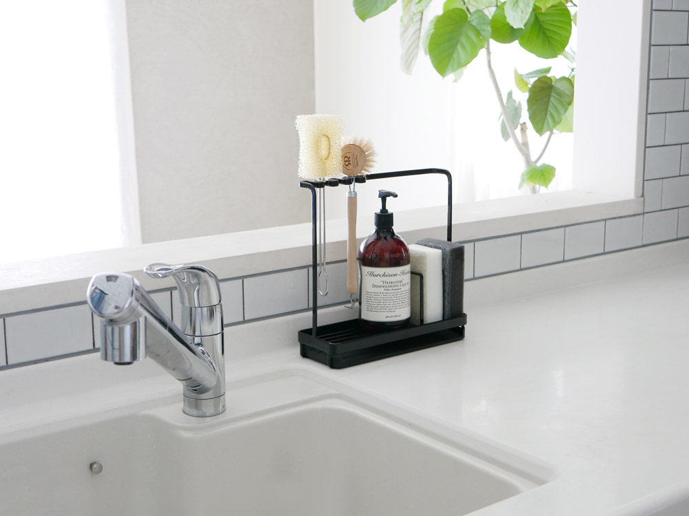 towerの黒色スチール製スポンジ＆クリーニングツールスタンド