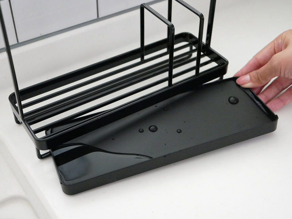 黒色のtowerスポンジ＆クリーニングツールスタンド