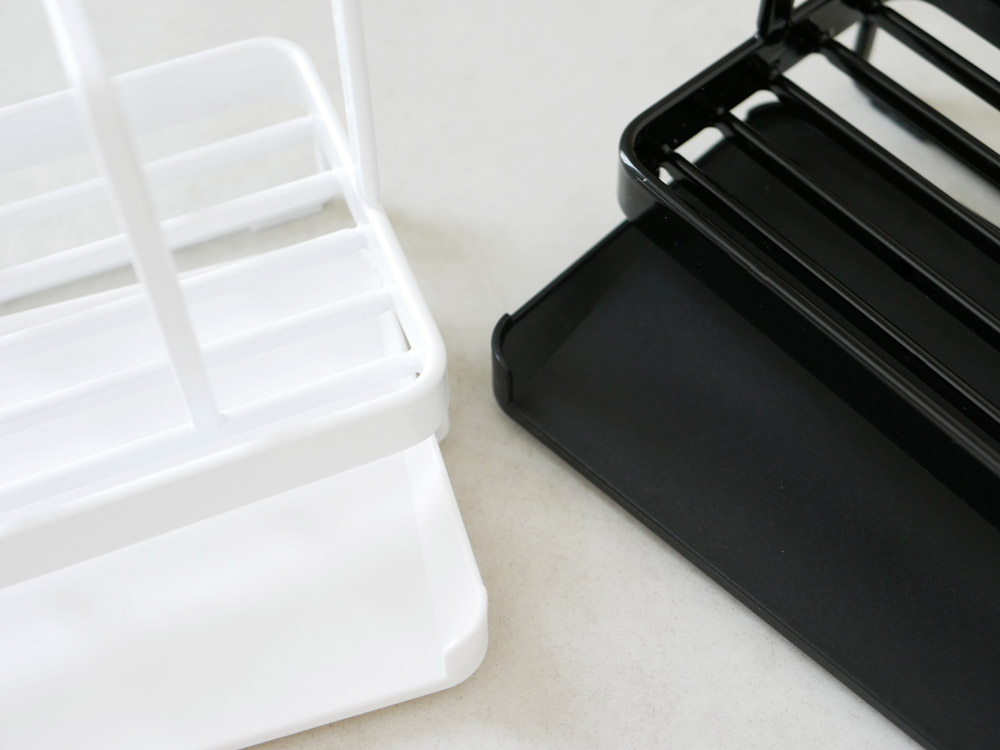 黒色のタワー型スポンジ＆クリーニングツールスタンド