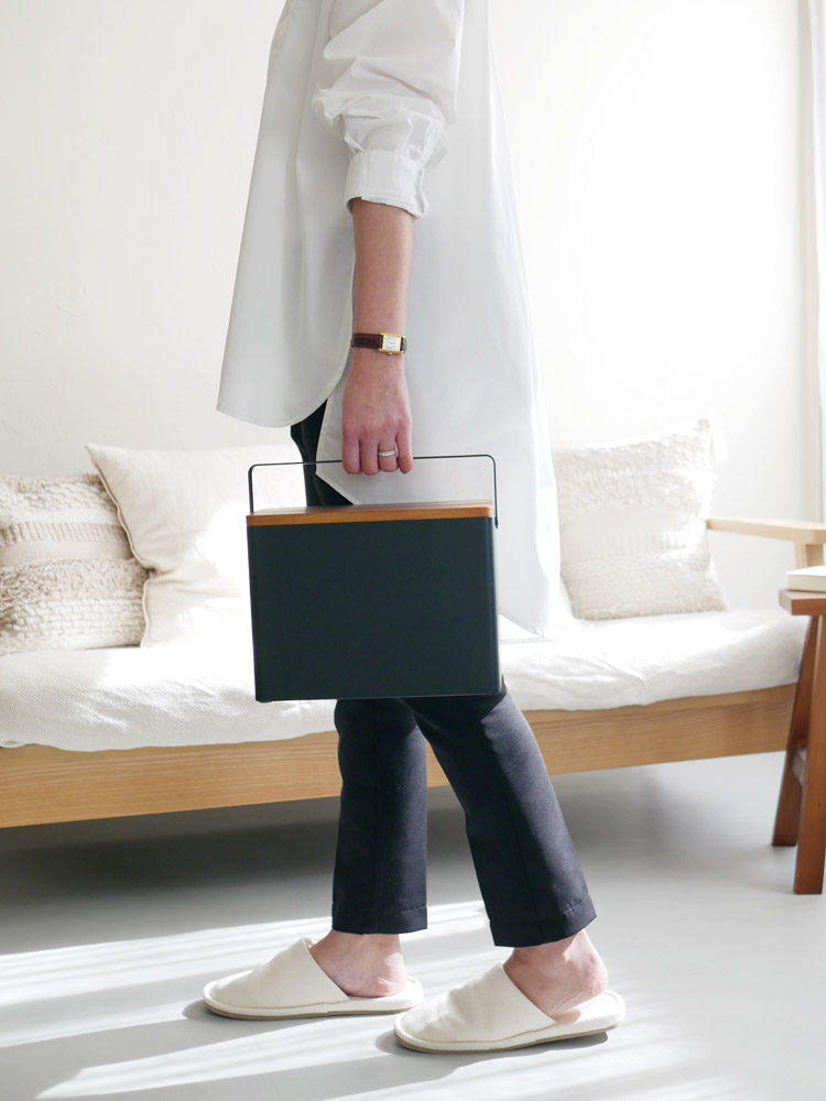 towerブランドのスチール製救急箱