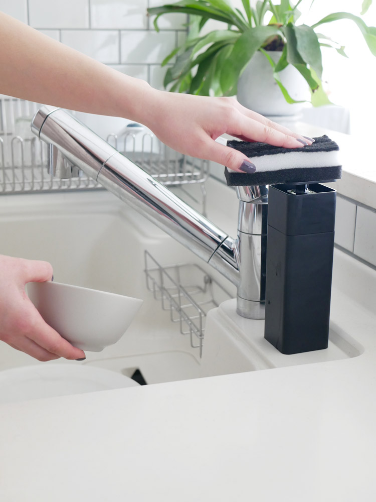 タワーの片手操作ディスペンサー