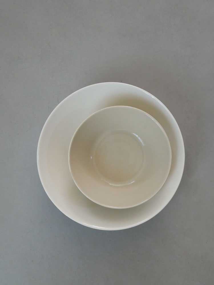 iittalaティーマの磁器製ボウル