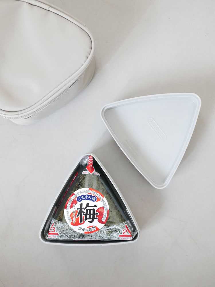 銀色のGEL-COOL三角形ランチボックス