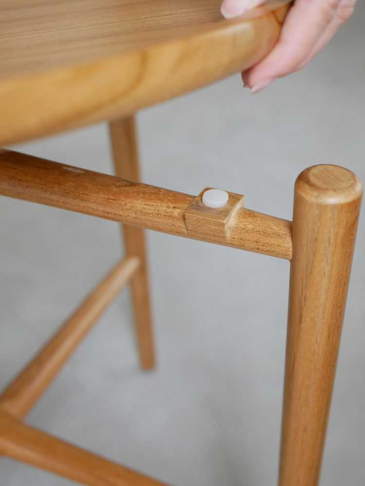 Comore Sunのたためるチークサイドテーブル