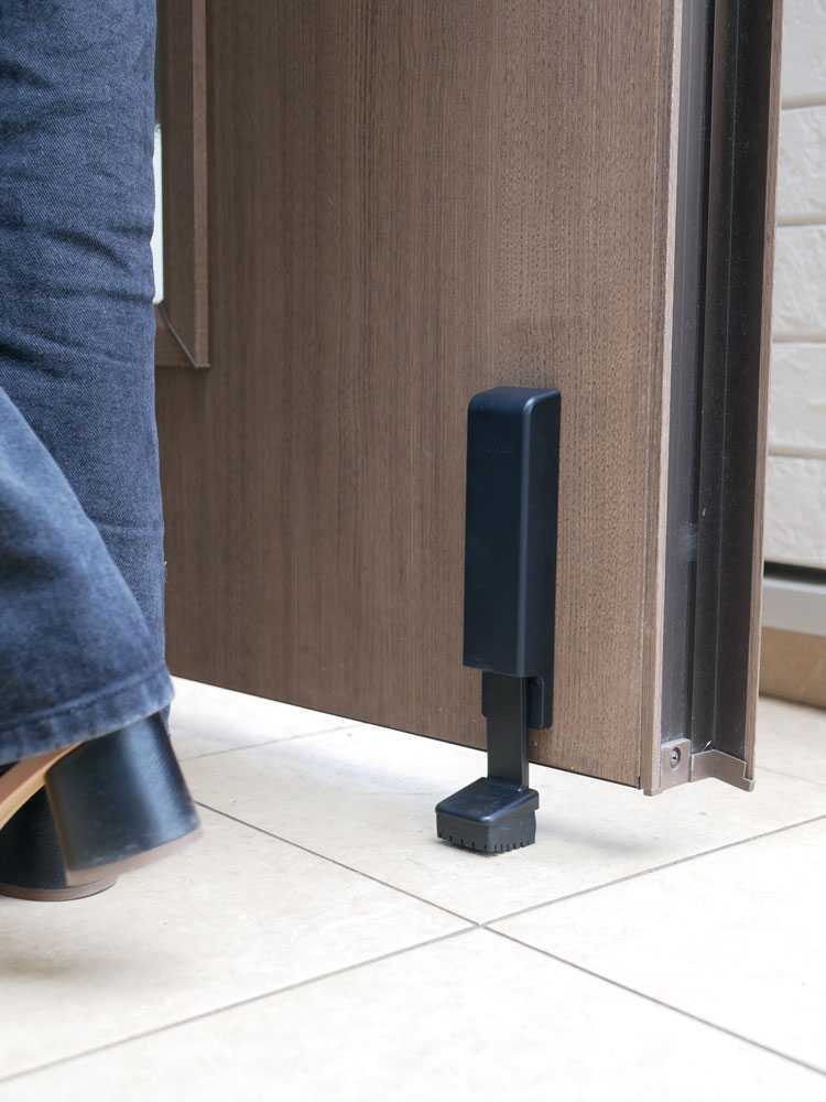 マーナ製ネオジム磁石搭載ドアストッパー