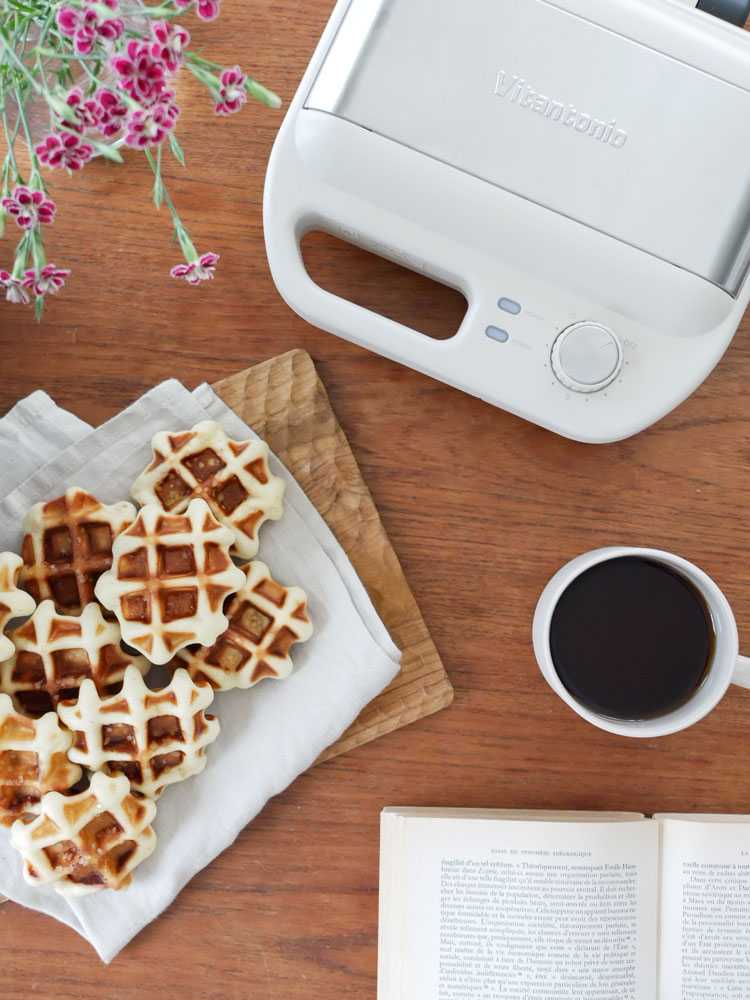 ビタントニオのワッフル＆ホットサンドベーカーと付属プレート