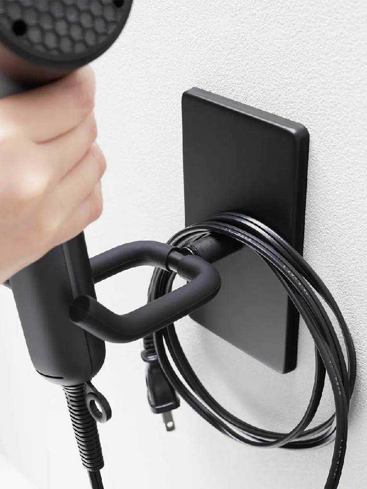 角度調節可能なウォールドライヤーホルダー「タワー」