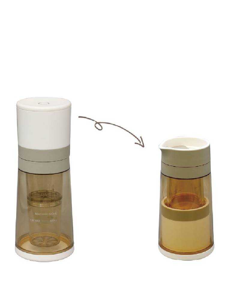 クールバリスタ水出しコーヒーメーカーと調味料ボトル