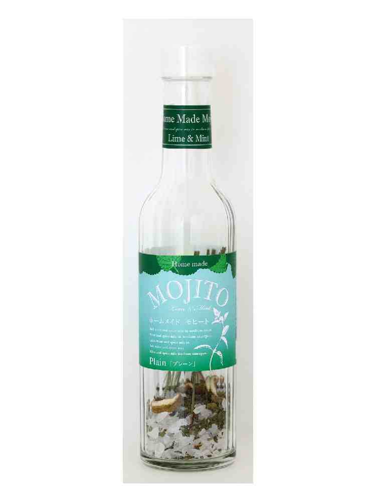 ホームメイドモヒートのラベルが貼られたガラスボトル