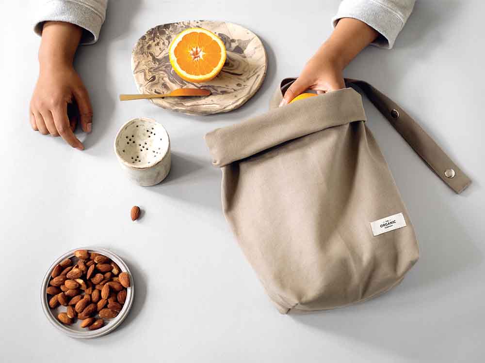 The Organic Company製オーガニックコットン100％ヘビーキャンバスの小型バッグ（サイズ30×39×12 cm）