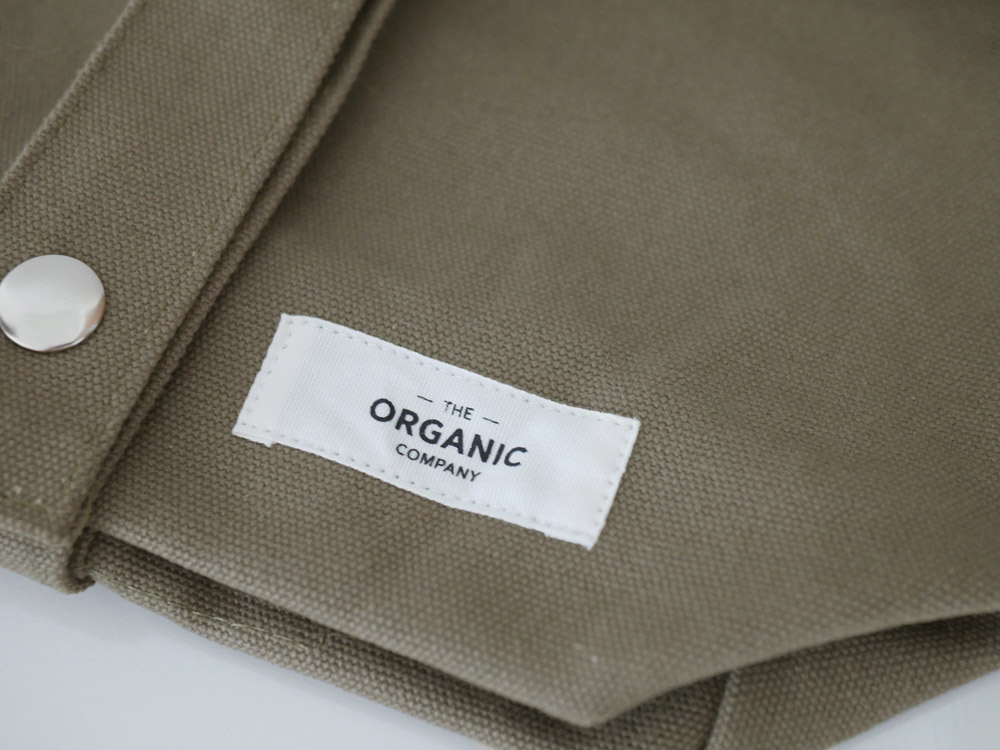 The Organic Company製のオーガニックコットンヘビーキャンバス小型バッグ（サイズ30x39x12 cm）の写真