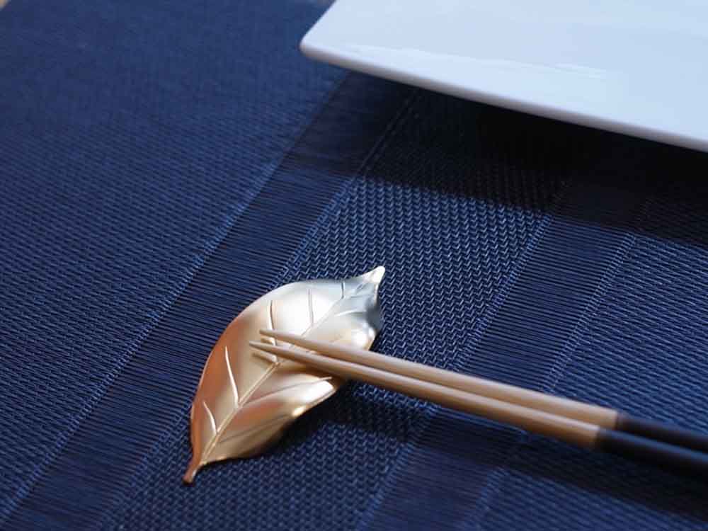 燕振興のステンレス製葉枝おき、ブラスト仕上げ