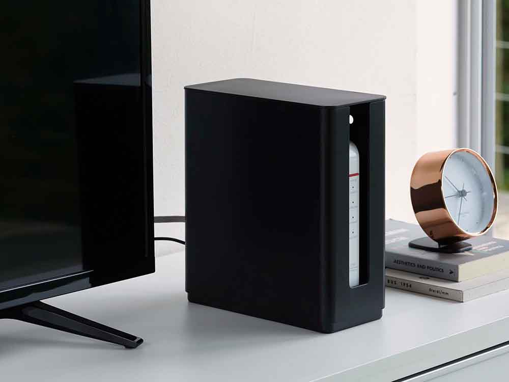 YAMAZAKIの蓋付きスリムルーター収納ケース