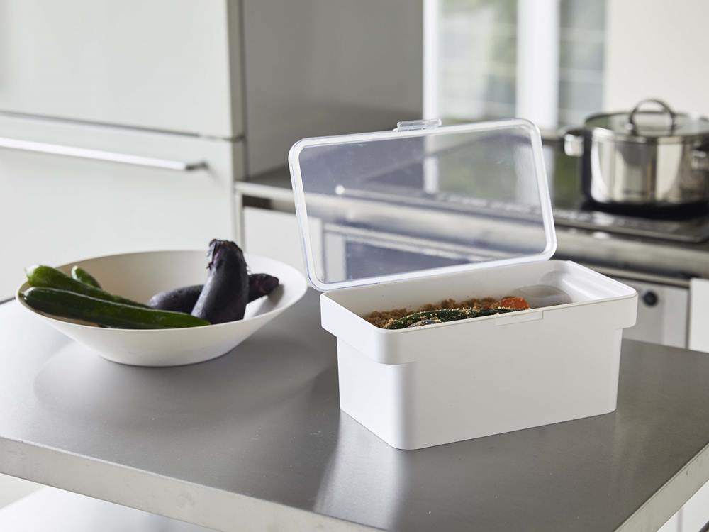 Yamazaki Towerの密閉ぬか漬けケースと水取り器