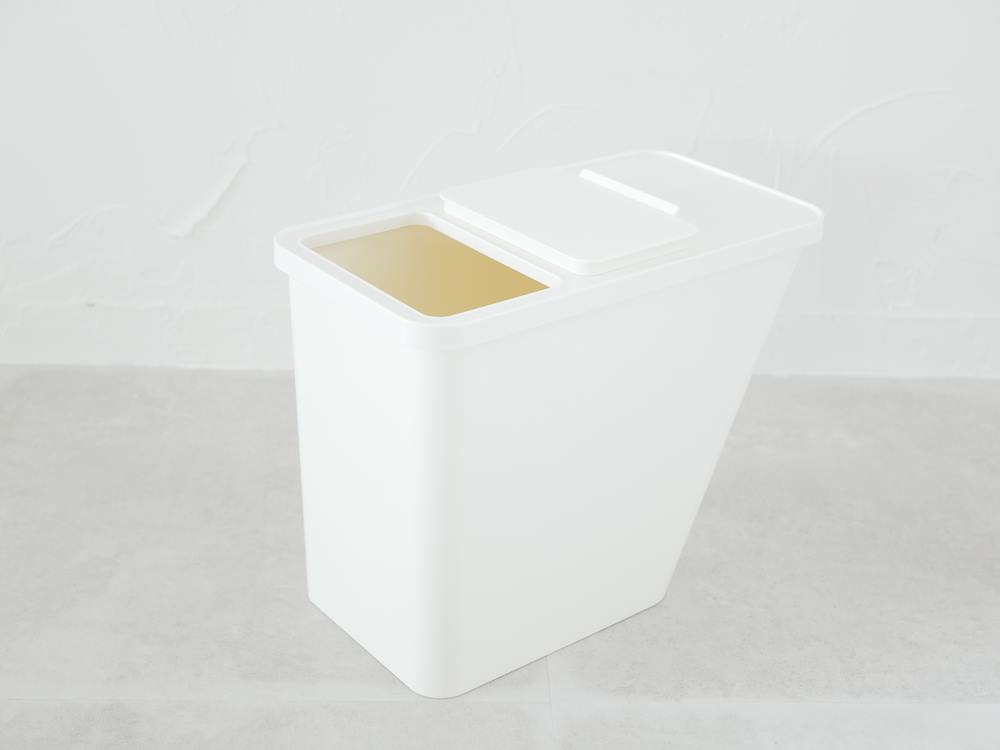 kcudのスタックボックスが四段に積み重ねられている