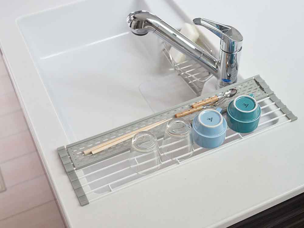 YAMAZAKI/Plateの折り畳み水切りラック シリコートレー付き