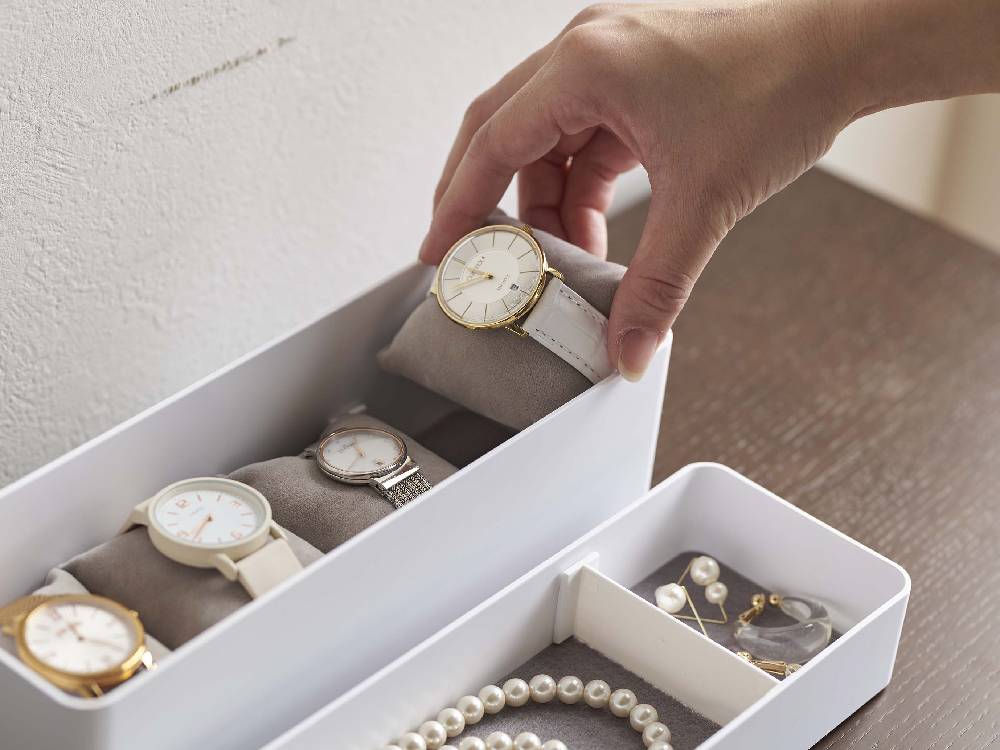 RINのトレー付きスリムアクセサリー・時計ケース