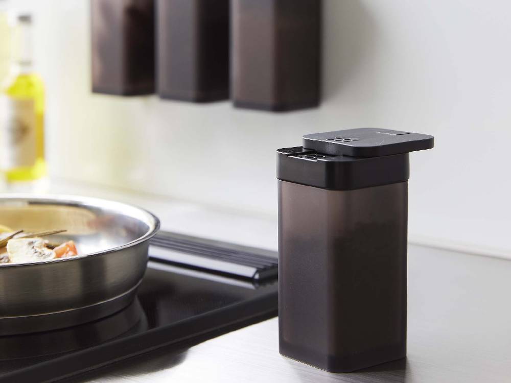 タワー製 ブラックマグネットスパイスボトル Lサイズ