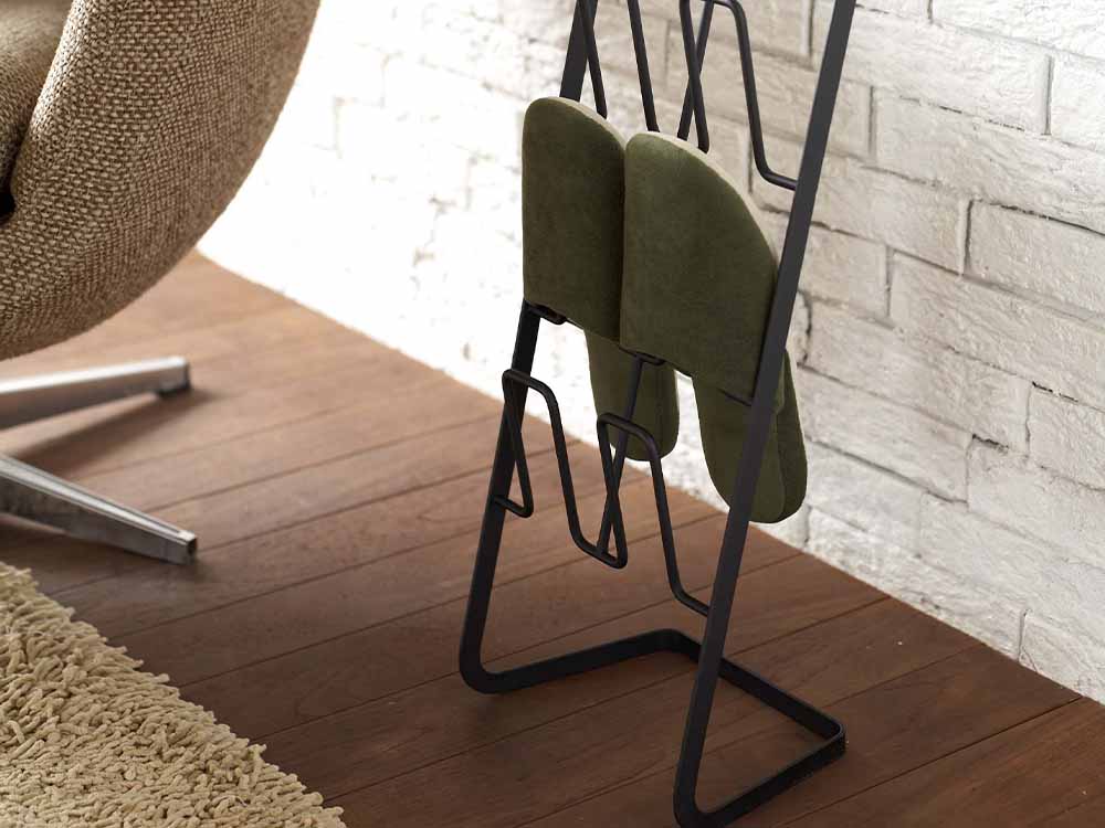 Yamazaki/URBANのスチール製スリッパラック