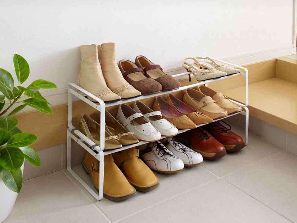 YAMAZAKI/frameの伸縮シューズラック、スチール製