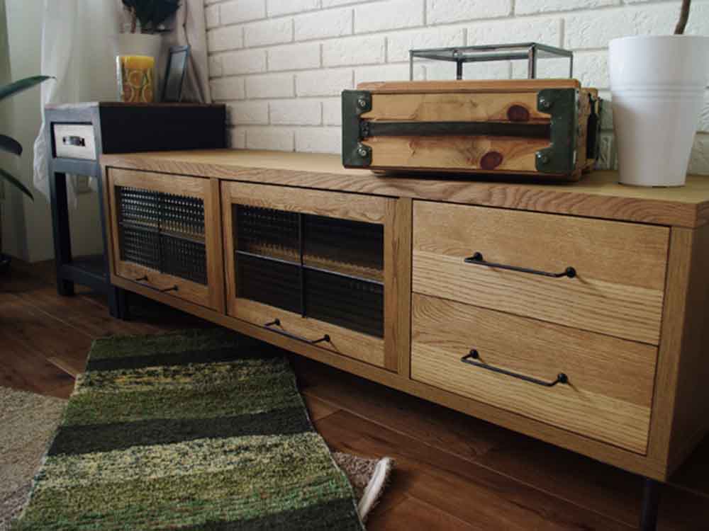 オーク無垢とアイアンを使用したa.depecheのcadeal テレビボード1500