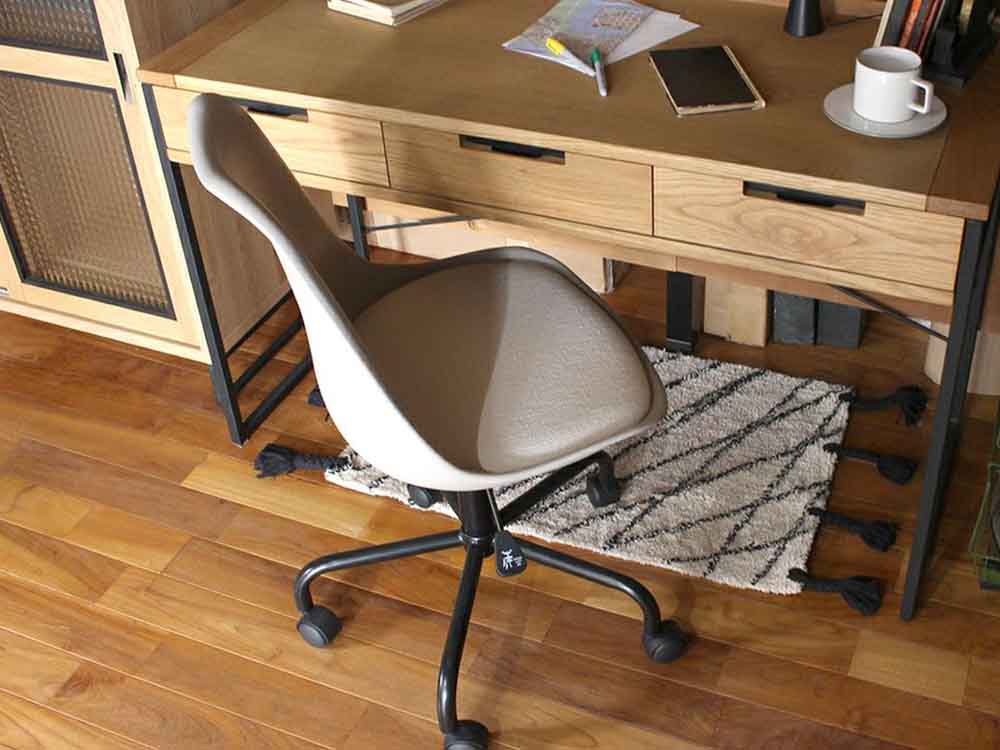 グレーアイボリーのノーエフピーキャスターチェア