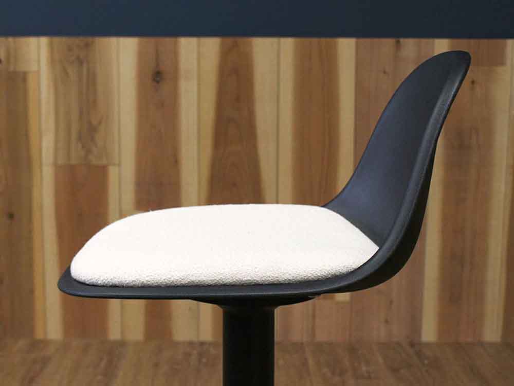 adepecheのNO-FPカウンターチェア 黒×アイボリー