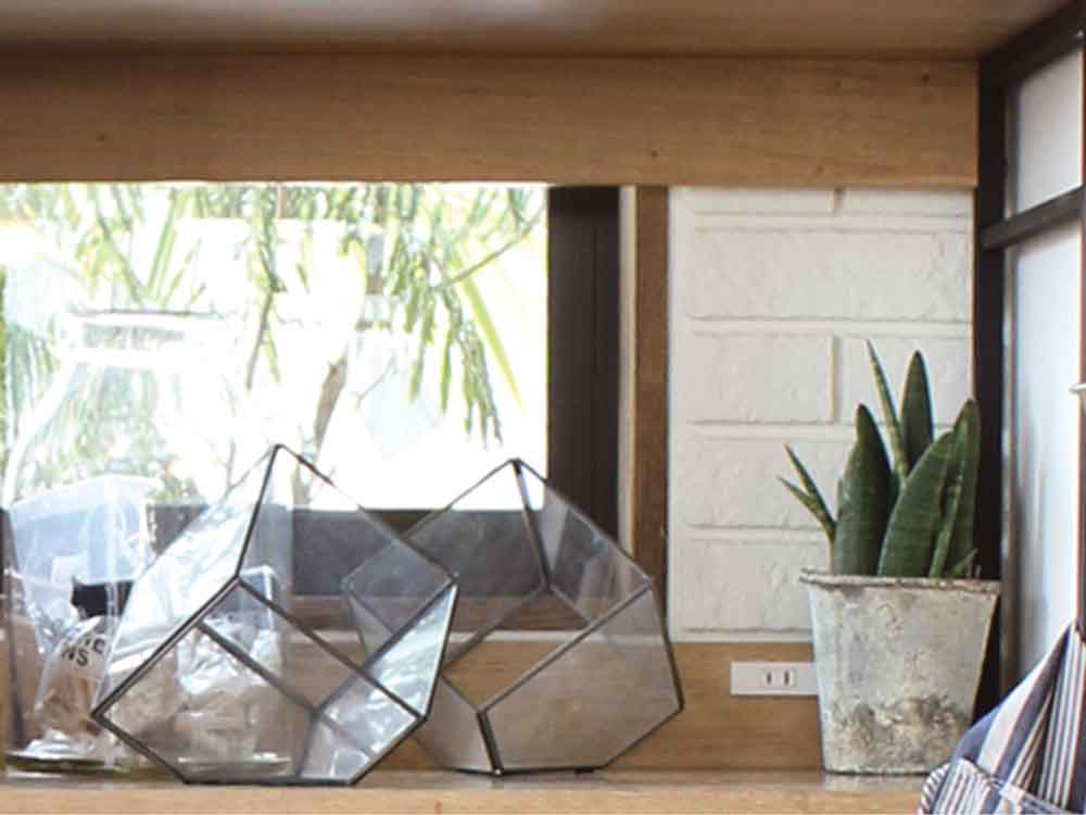 オーク無垢と黒スチールのキッチンボード