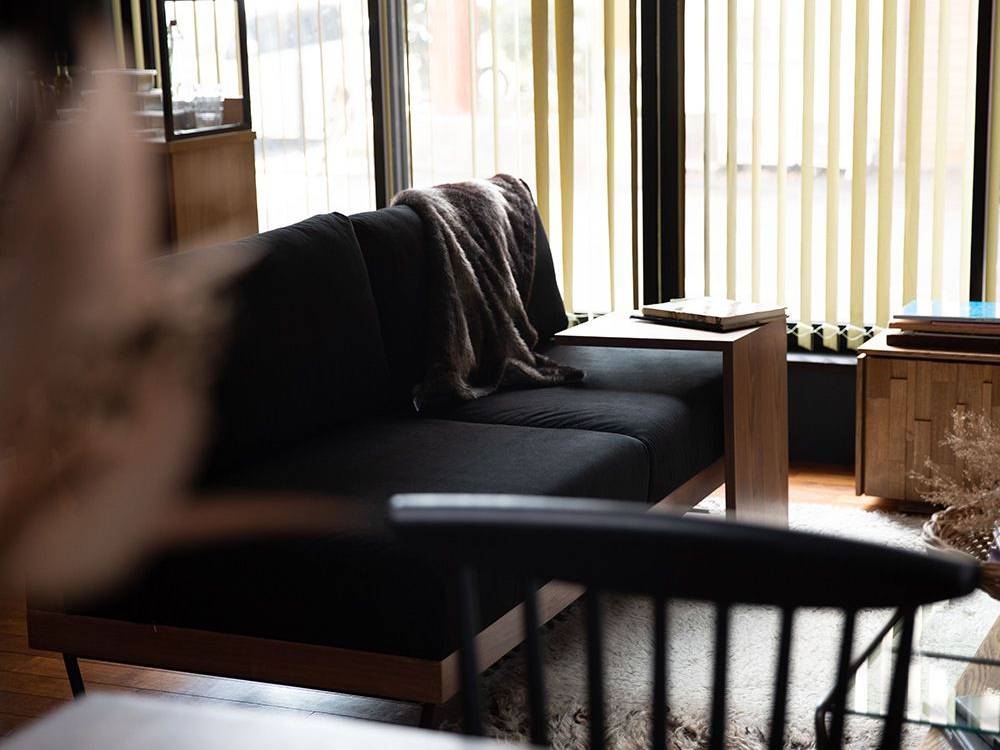 a.depecheのWelmeウエルメソファ、ウォルナットフレーム