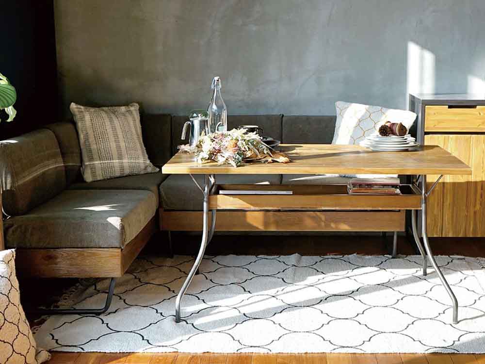 アデペシュWARM LDの木と鉄のテーブル