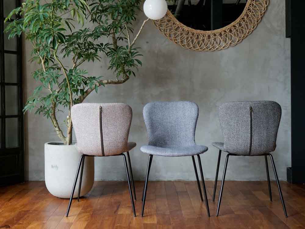 adepecheアデペシュの黒色ジップデザインチェア