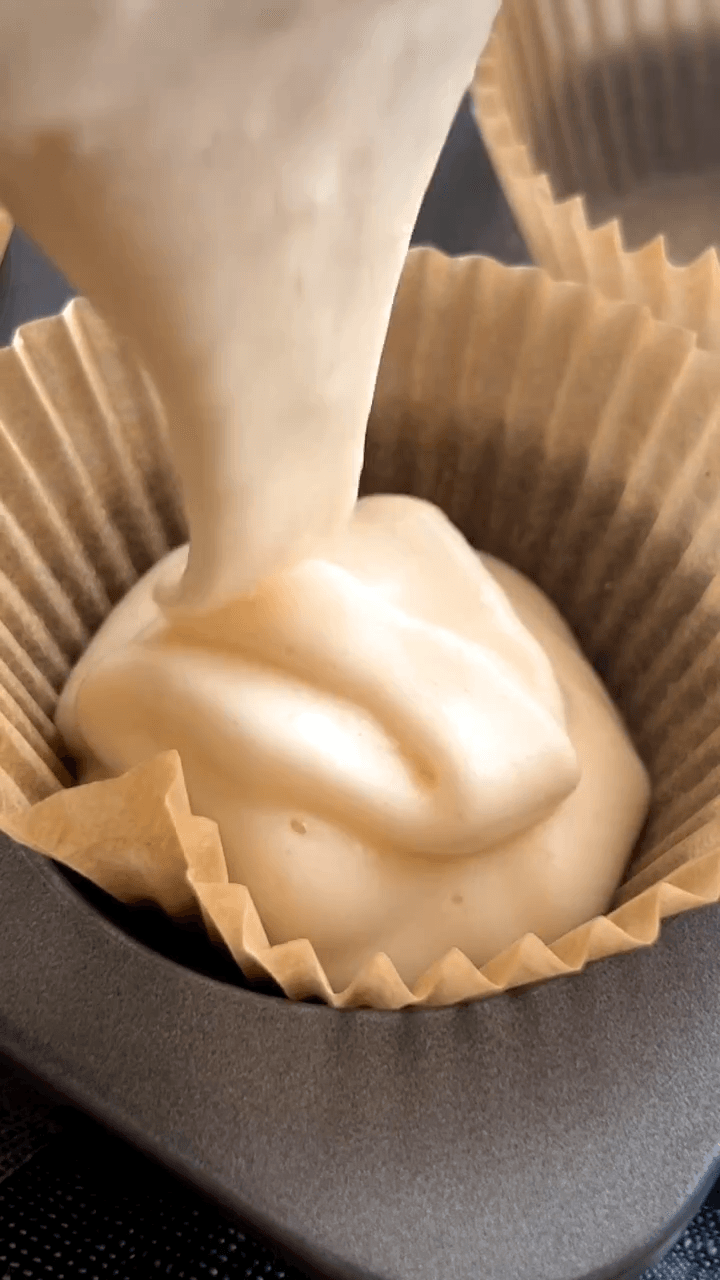 材料3つ！ノンオイルノンシュガー米粉のシフォンカップケーキの作り方4の画像