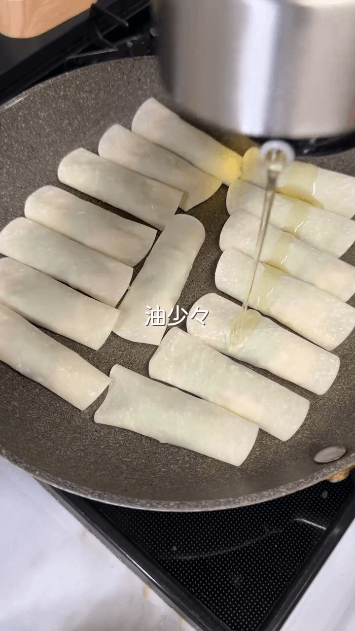 鶏むね肉でなんちゃって！しそチーズ棒餃子🥟✨の作り方3の画像