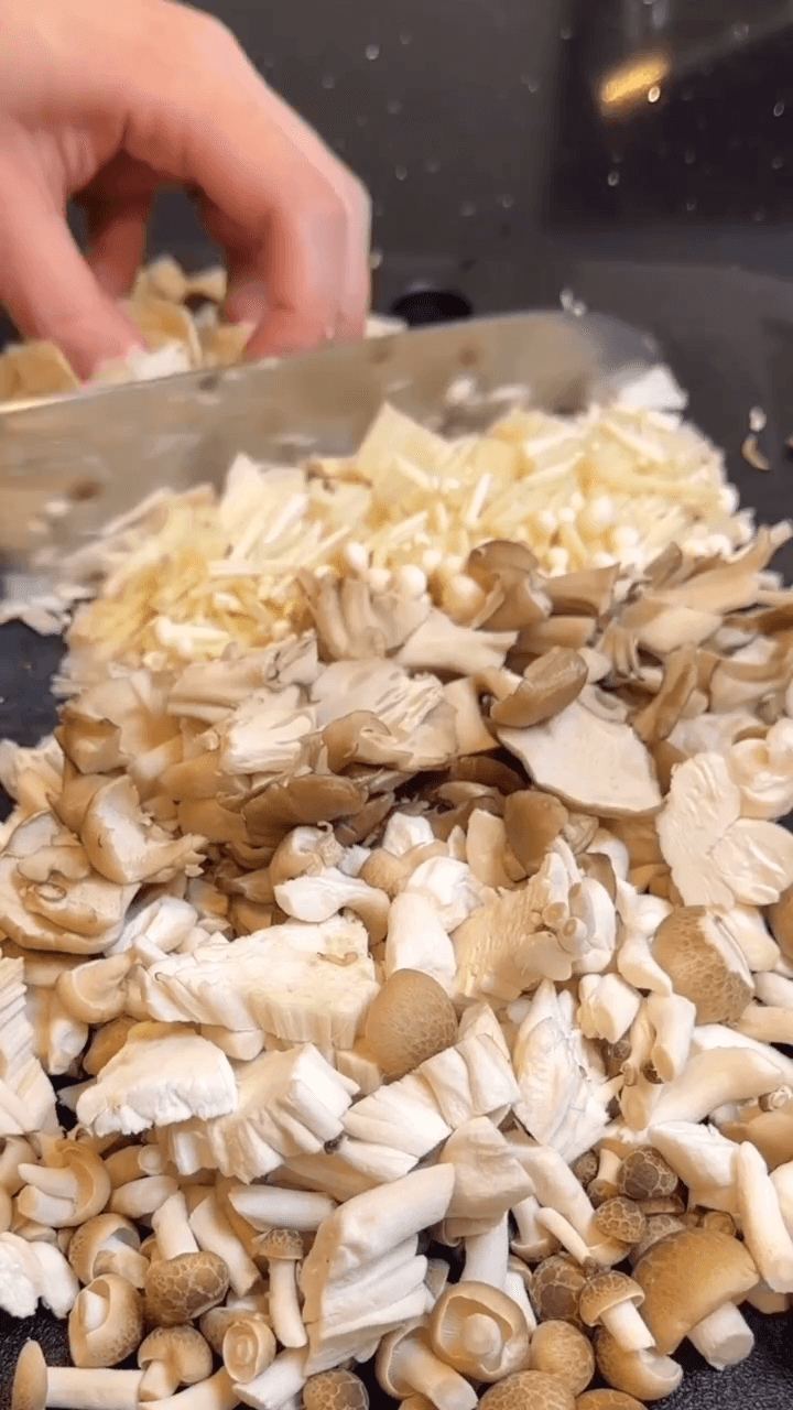 鮭ときのこの秋色炊き込みご飯の作り方2の画像