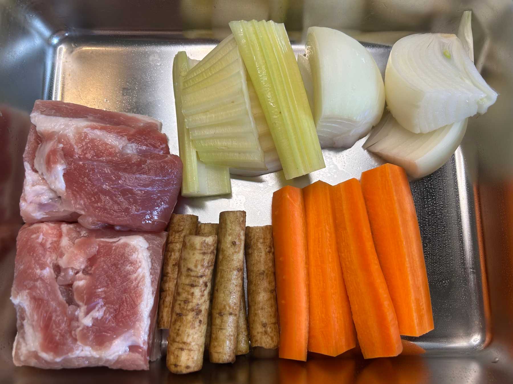 豚バラ肉のボリートミスト　サルサヴェルデの作り方1の画像