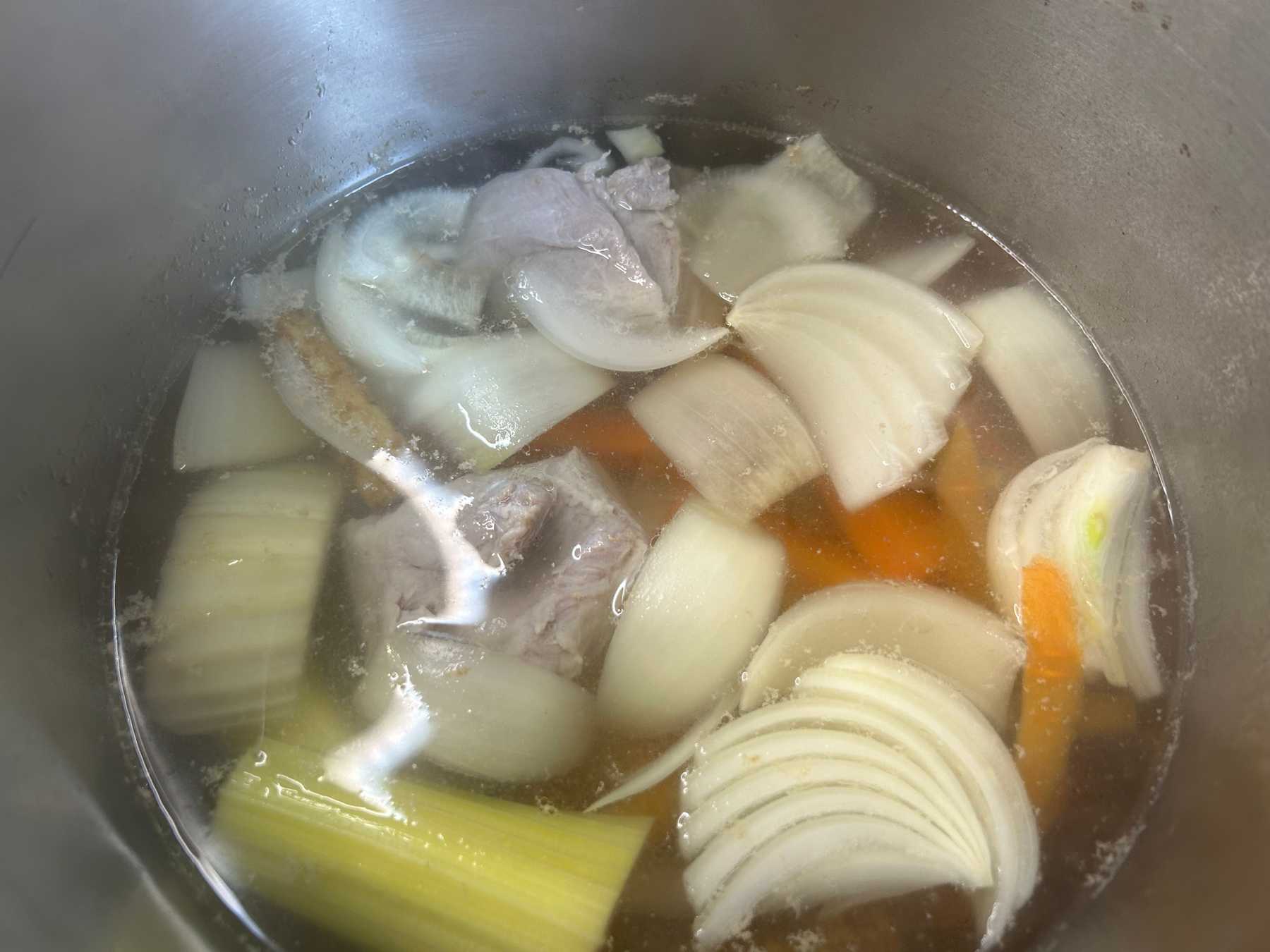 豚バラ肉のボリートミスト　サルサヴェルデの作り方2の画像