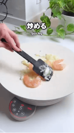 フライパン一つで濃厚海老トマトクリームパスタの作り方1の画像